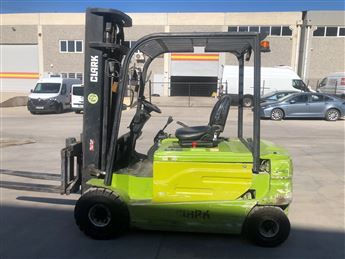 2017 MODEL CLARK MARKA GEX30 SERİSİ 3 TON TPX 5.50M ASANSÖRLÜ AKÜLÜ FORKLİFT