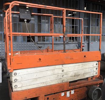 2012 MODEL AMERİKAN SNORKEL MARKA S2632E SERİSİ 10M ÇALIŞMA YÜKSEKLİĞİNDEKİ AKÜLÜ MAKASLI PLATFORM