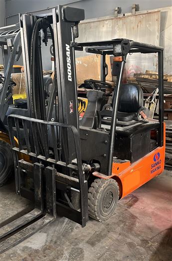 2013 MODEL DOOSAN MARKA 1.5 TON STD 3.30M ASANSÖRLÜ AKÜLÜ FORKLİFT