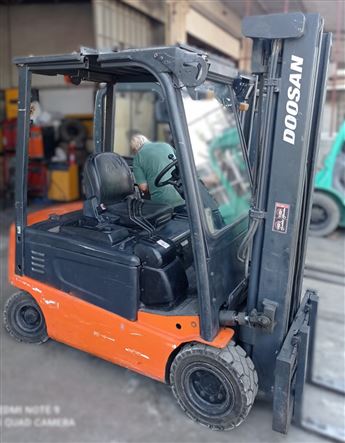 2007 MODEL DOOSAN MARKA 2 TON KAPASİTELİ TPX 4.70M ASANSÖRLÜ AKÜLÜ FORKLİFT