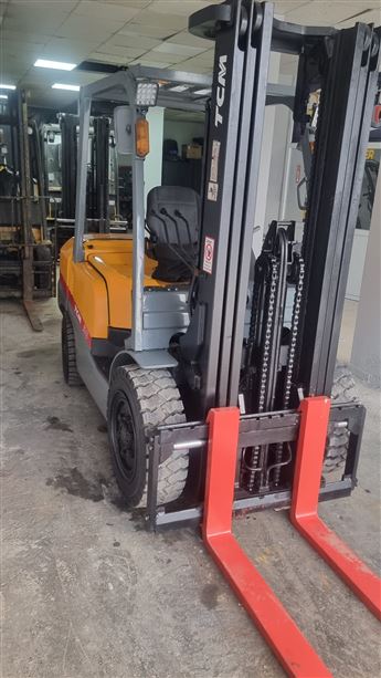 2012 MODEL TCM MARKA 3 TON EURO3 C240 ISUZU MOTOR TPX 4.5M ASANSÖRLÜ DİZEL FORKLİFT