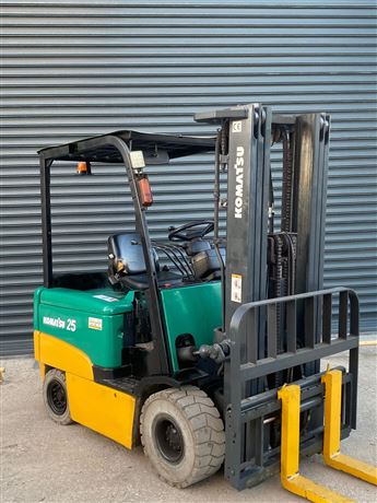 2007 MODEL KOMATSU MARKA 2.5 TON KAPASİTELİ TPX 4.70M ASANSÖRLÜ AKÜLÜ FORKLİFT