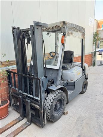 2011 MODEL HYTSU MARKA 2.5 TON JAPON C240 ISUZU MOTOR STD 3.30M ASANSÖRLÜ DİZEL FORKLİFT