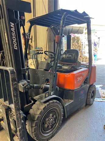 2016 MODEL DOOSAN MARKA GX30 SERİSİ 3 TON TPX 4.70M ASANSÖRLÜ DİZEL FORKLİFT