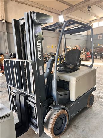 2011 MODEL AMERİKAN CROWN MARKA 3 TON TPX 4.60M ASANSÖRLÜ AKÜLÜ FORKLİFT