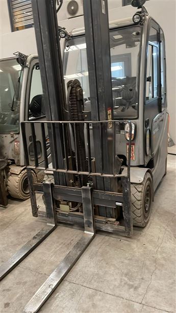 2017 MODEL STİLL MARKA RX60-25 SERİSİ 2.5 TON TPX 6M ASANSÖRLÜ AKÜLÜ FORKLİFT