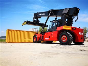 SOCMA Reach Stacker 02