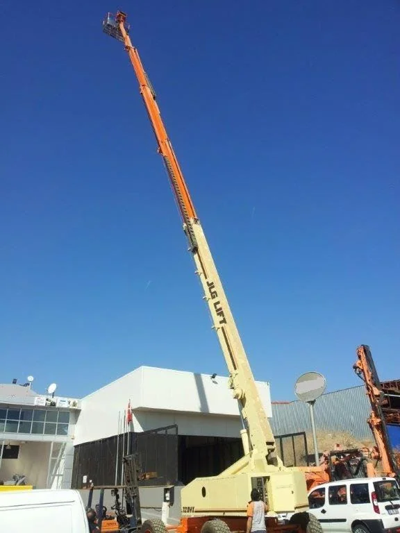 1997 MODEL JLG MARKA 120HX SERİSİ DİZEL TELESKOPİK PLATFORM