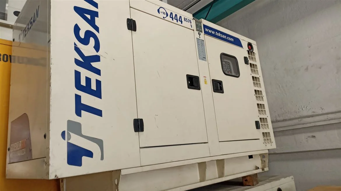 2018 MODEL 27 KVA TEKSAN MARKA FRANSIZ BAUDUİN MOTOR OTOMATİK KABİNLİ DİZEL JENERATÖR