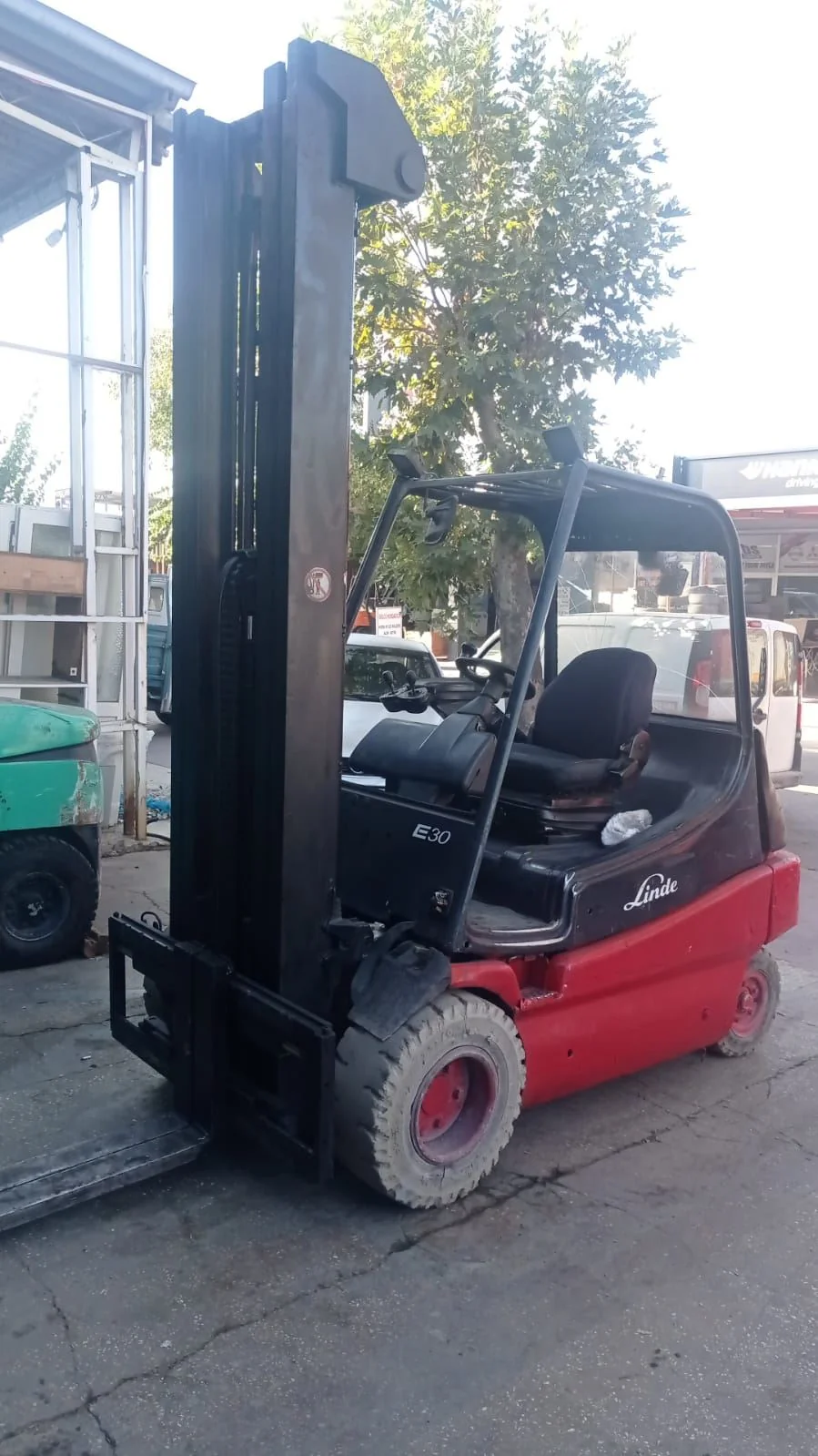 2003 MODEL LİNDE MARKA E30-02 SERİSİ 3 TON TPX 6.5M ASANSÖRLÜ AKÜLÜ FORKLİFT