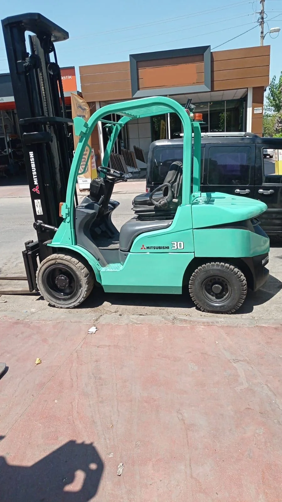 2005 MODEL MİTSUBİSHİ MARKA 3 TON ORJİNAL MOTOR TPX 7M ASANSÖRLÜ DİZEL FORKLİFT