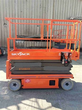 2010 MODEL SKYJACK MARKA SJIII 3226 SERİSİ 8 + 2 M AKÜLÜ PERSONEL YÜKSELTİCİ