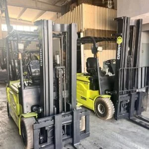 2017 MODEL CLARK MARKA GEX30 SERİSİ 3 TON TPX 5.50M ASANSÖRLÜ AKÜLÜ FORKLİFT
