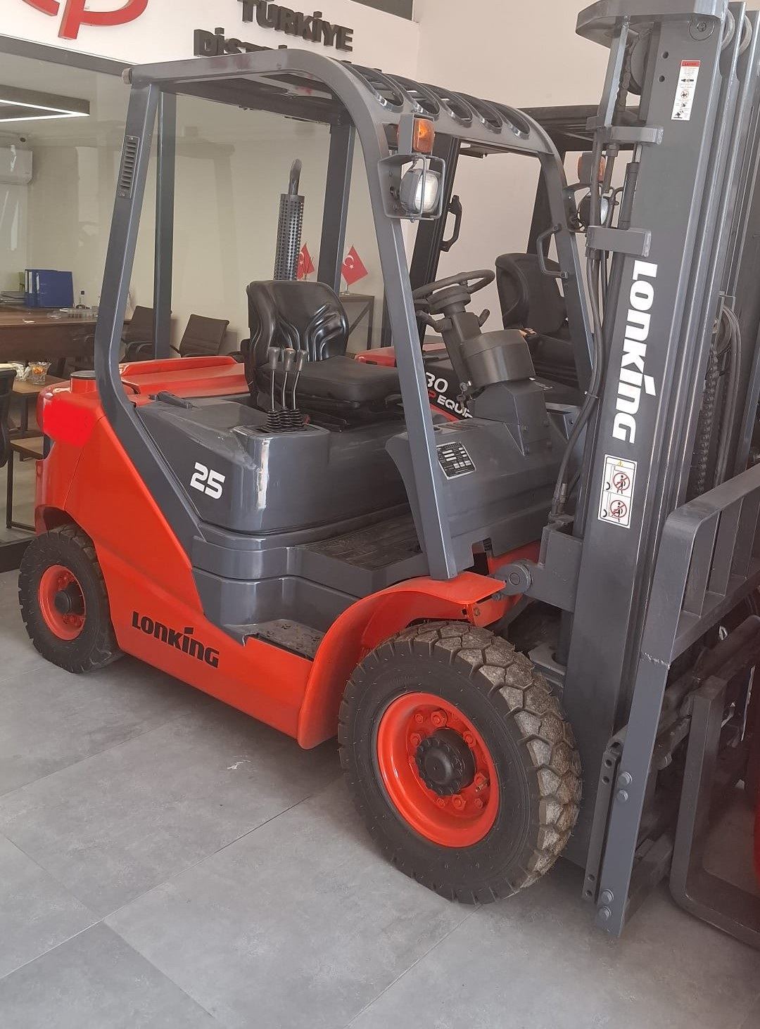 2014 MODEL LONKİNG MARKA 2.5 TONLUK JAPON C240 İSUZU MOTOR TPX 4.5M ASANSÖRLÜ DİZEL FORKLİFT