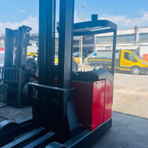 2002 MODEL LİNDE MARKA R20S SERİSİ 2 TON KAPASİTELİ TPX 7M ASANSÖRLÜ DAR KORİDOR FORKLİFT