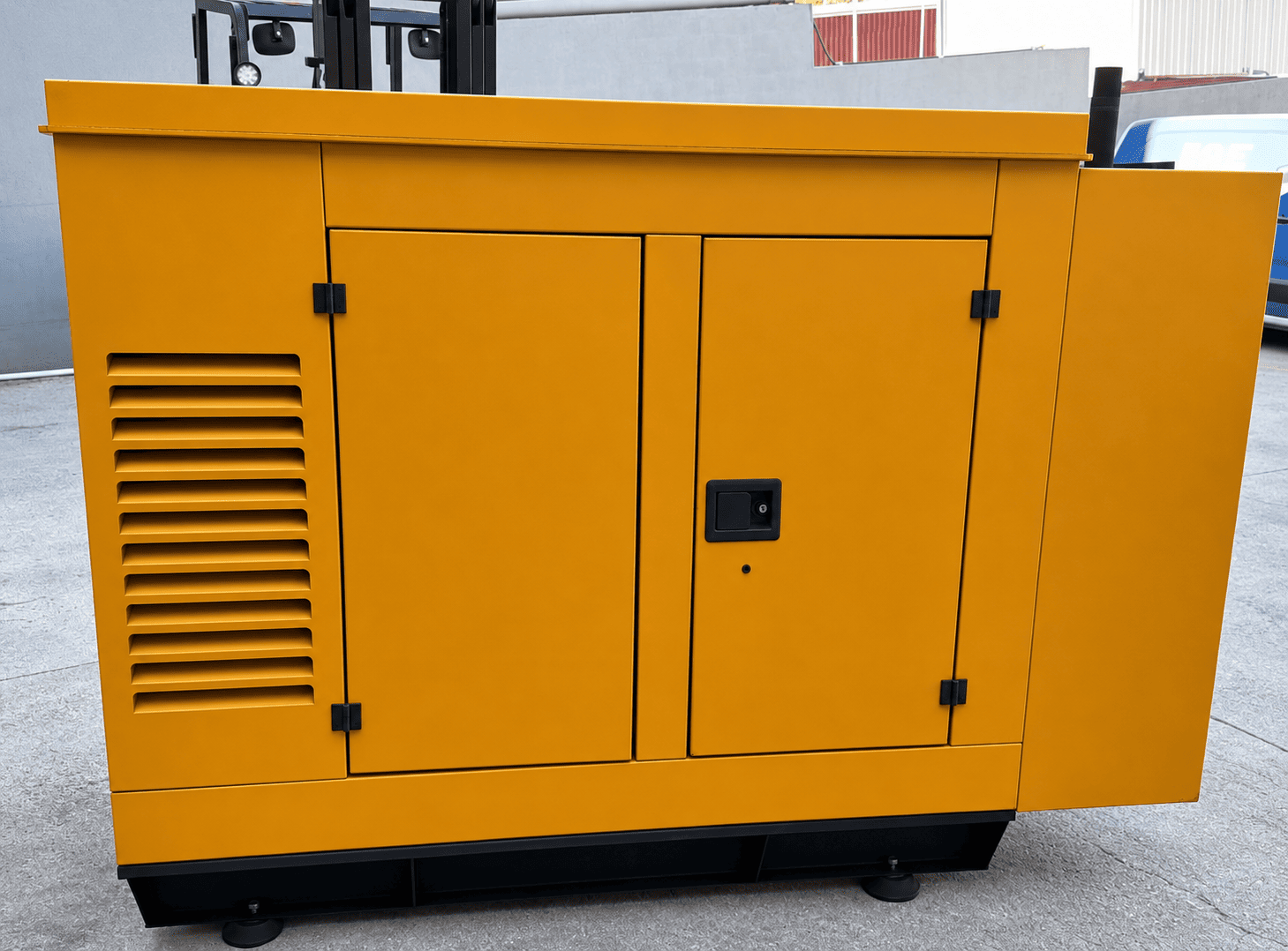 2024 MODEL 33 KVA OTOMATİK KABİNLİ DİZEL JENERATÖR