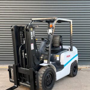 2015 MODEL TCM MARKA 3 TON KAPASİTELİ C240 ISUZU MOTORLU TPX 4M ASANSÖRLÜ DİZEL FORKLİFT